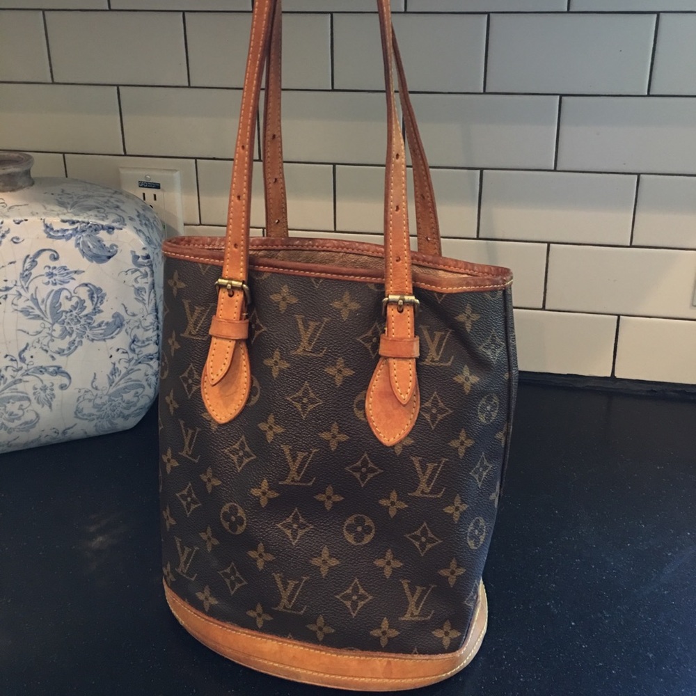 Authentic Louis Vuitton Petit Bucket Bag